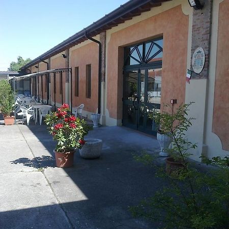 Le Magnolie Agriturismo Verolanuova Ngoại thất bức ảnh